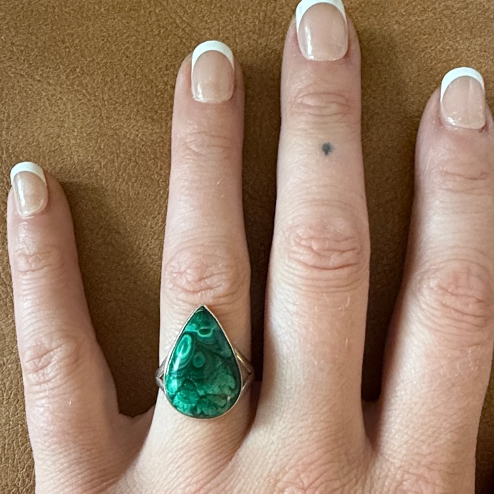 Teardrop Green malachite Stone Ring with Silver Band - Women's Fashion Jewelry